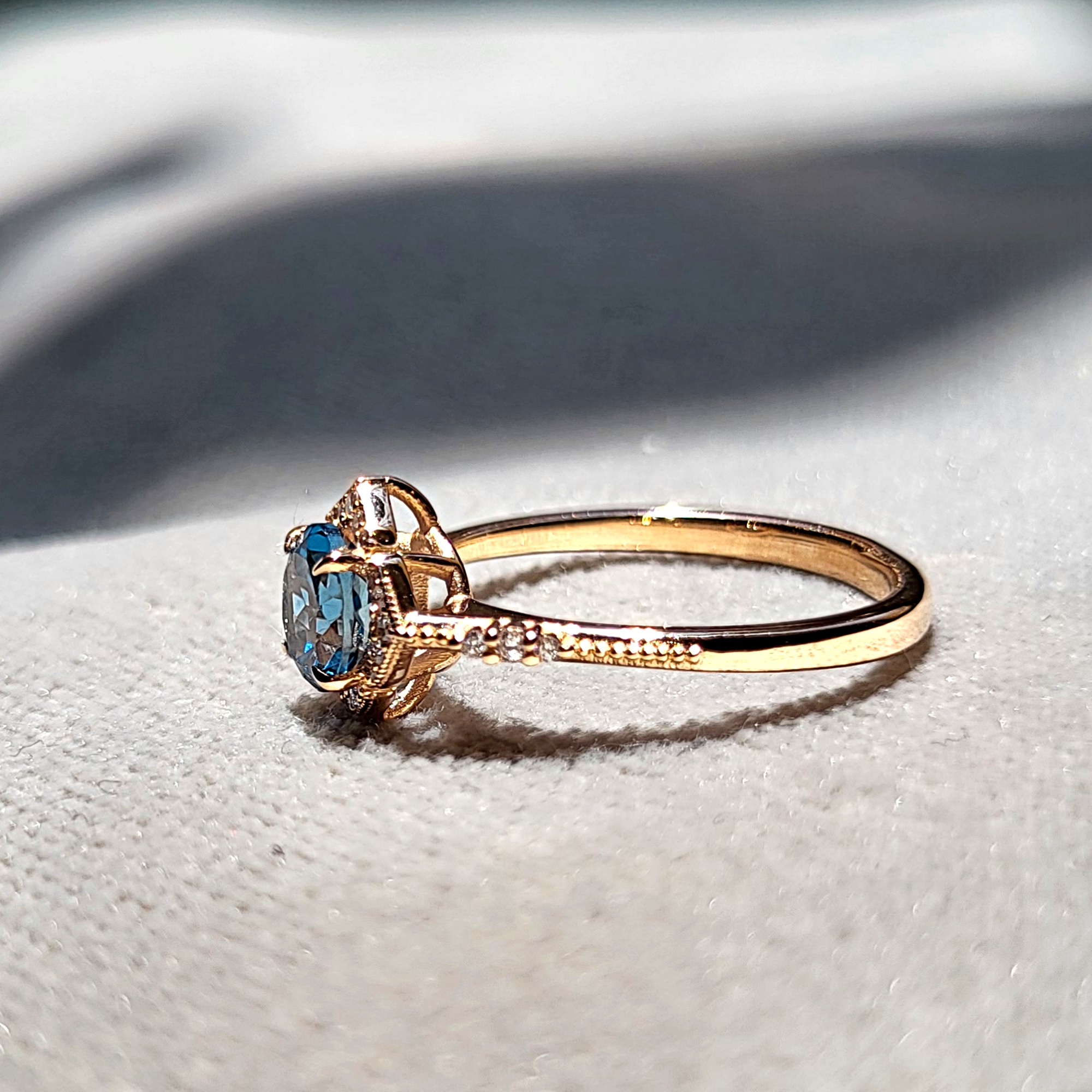 Art Deco London Blue Topaz ve Pırlanta Yüzük