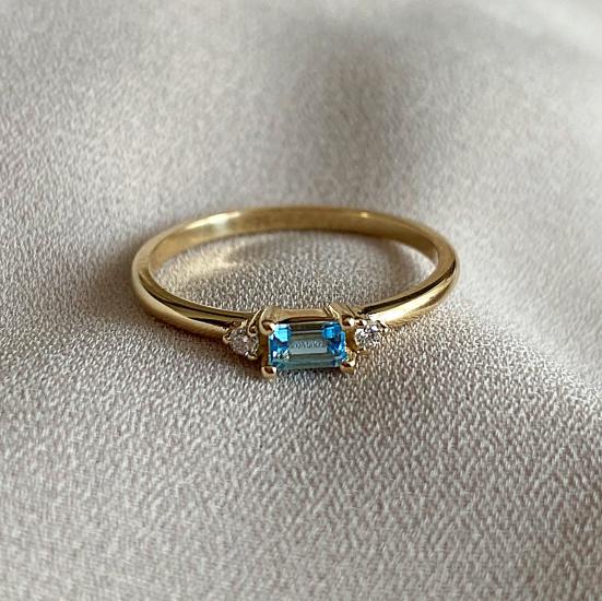 Baget Kesim Blue Topaz ve Pırlantalı Altın Yüzük