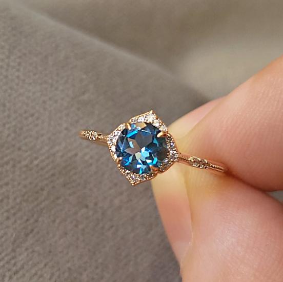 Art Deco London Blue Topaz ve Pırlanta Yüzük